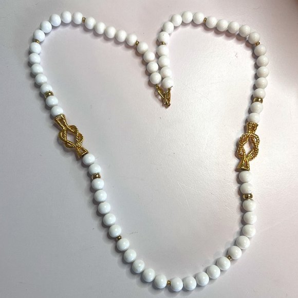 Vintage Napier Pat. Pend. White Ball Beaded Pretzel Twist Accent Necklace - Picture 1 of 5